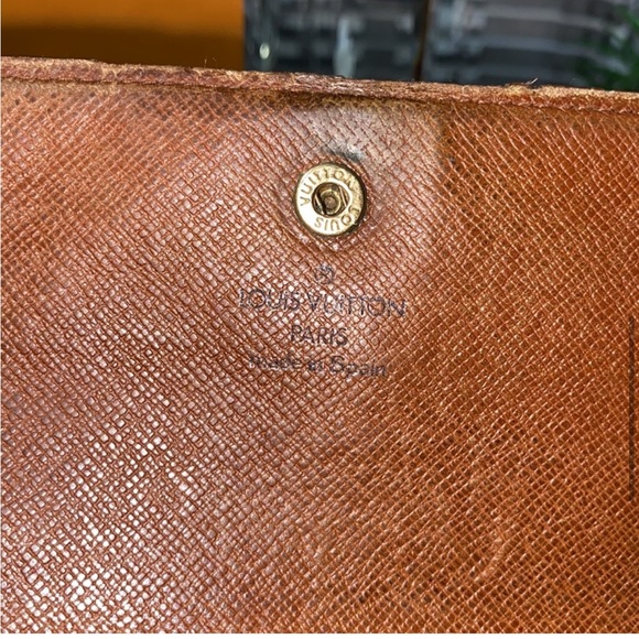 Louis Vuitton Monogram Wallet - Authentic - Picture 7 of 16